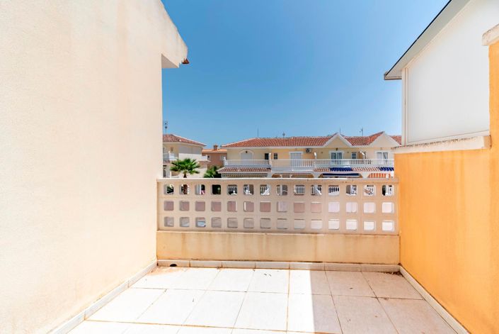 Image No.20-3 Bed House for sale