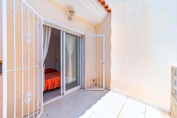 Image No.21-3 Bed House for sale