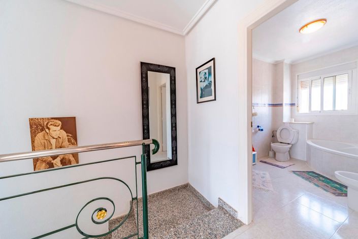 Image No.25-3 Bed House for sale