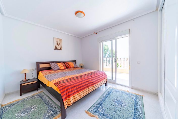 Image No.26-3 Bed House for sale