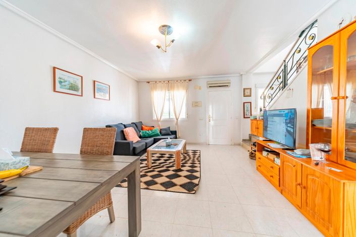 Image No.8-3 Bed House for sale