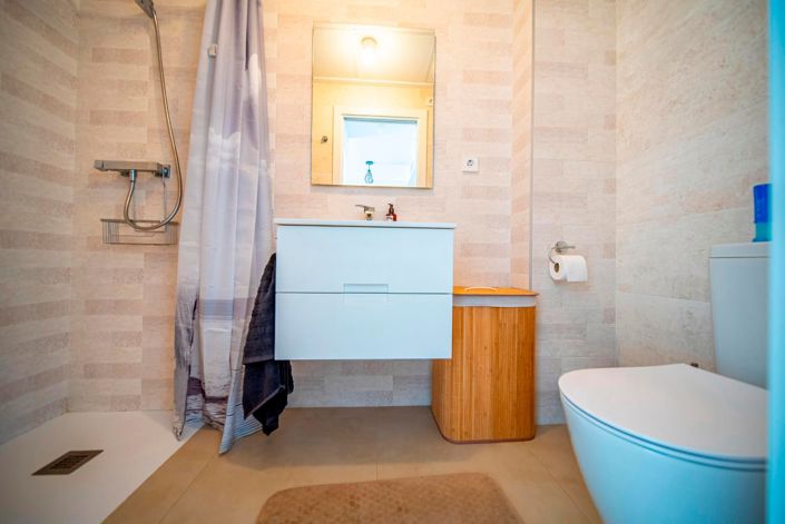 Image No.21-2 Bed Bungalow for sale