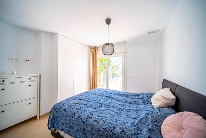 Image No.25-2 Bed Bungalow for sale