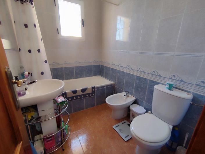 Image No.51-3 Bed House for sale