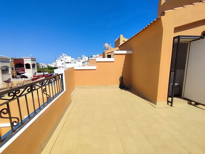 Image No.56-3 Bed House for sale