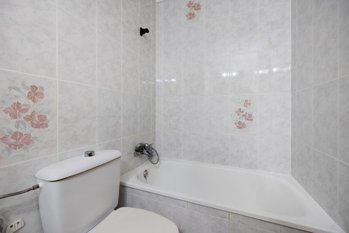 Image No.20-Apartment for sale