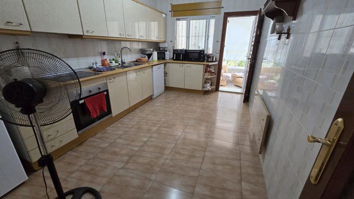 Image No.10-3 Bed Villa for sale