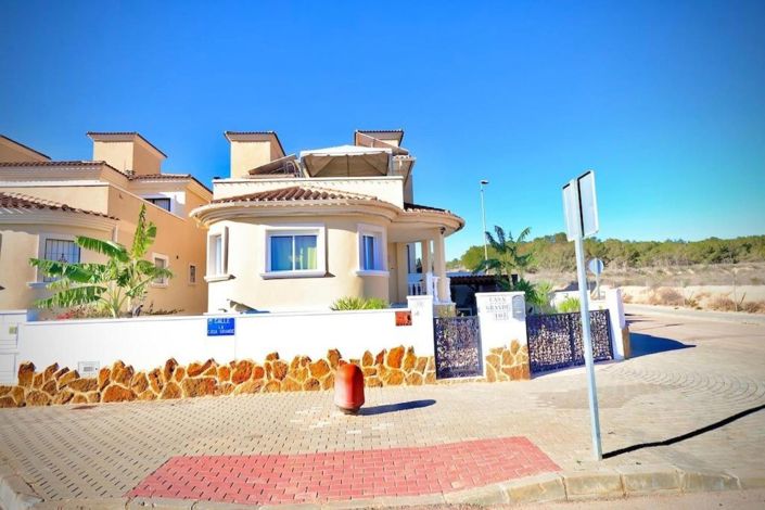 Image No.2-4 Bed Villa for sale