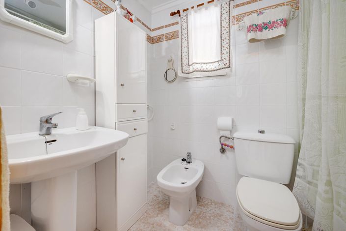 Image No.27-2 Bed Bungalow for sale