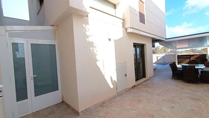 Image No.31-3 Bed Villa for sale