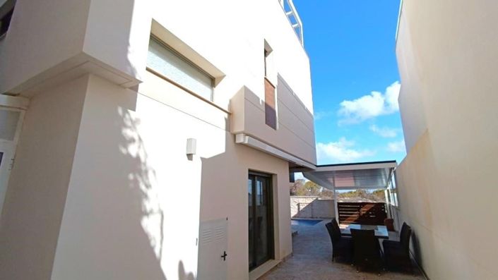 Image No.32-3 Bed Villa for sale