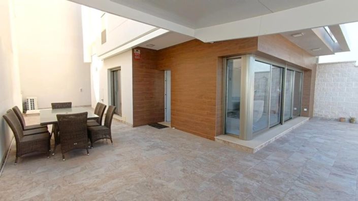 Image No.33-3 Bed Villa for sale