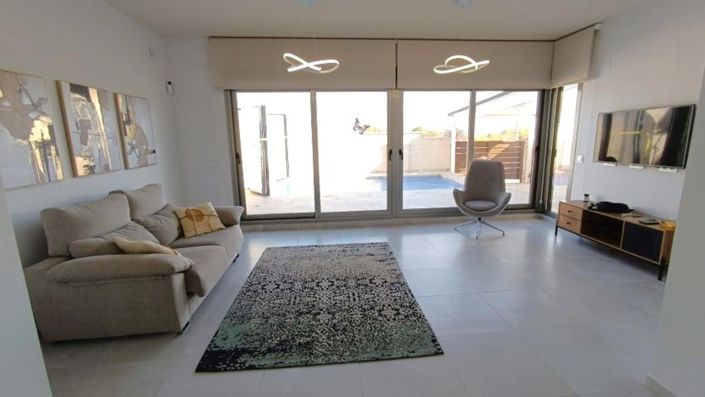 Image No.35-3 Bed Villa for sale