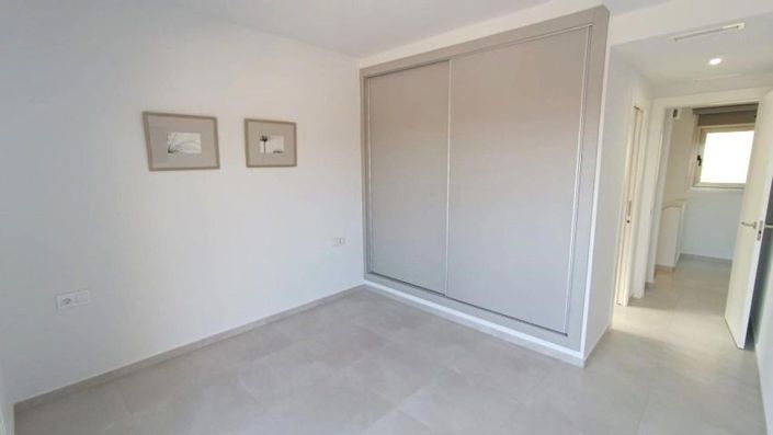 Image No.47-3 Bed Villa for sale