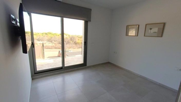 Image No.57-3 Bed Villa for sale