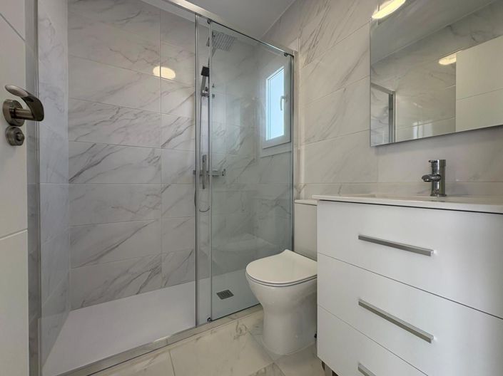 Image No.12-3 Bed House for sale