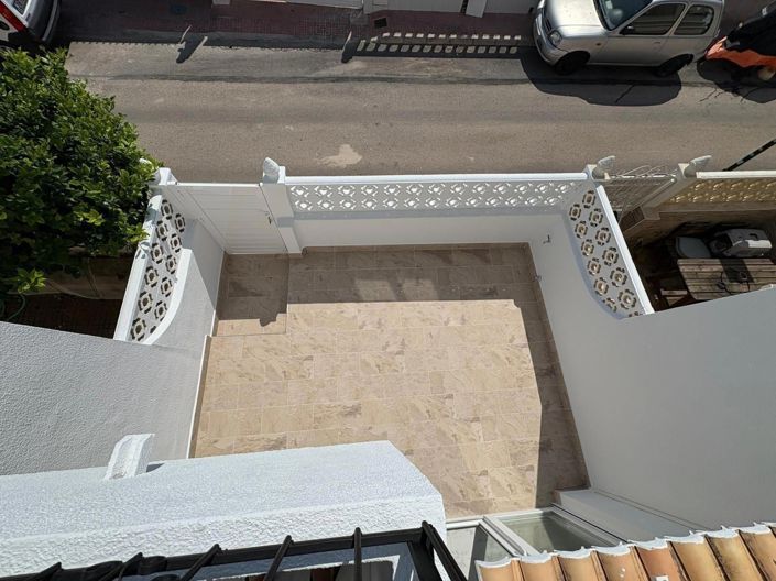 Image No.17-3 Bed House for sale