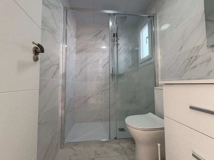 Image No.21-3 Bed House for sale