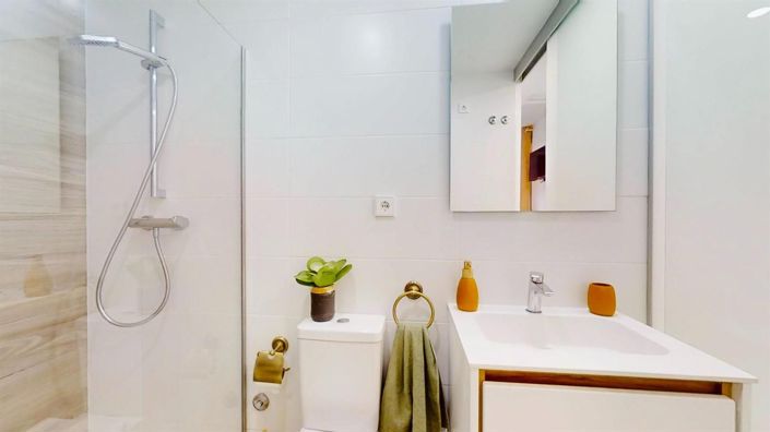 Image No.29-2 Bed Bungalow for sale