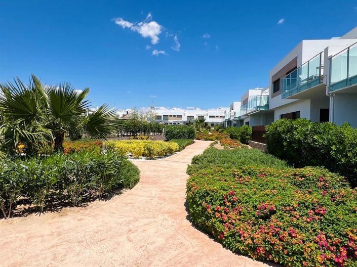 Image No.40-2 Bed Bungalow for sale