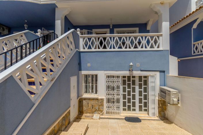 Image No.1-3 Bed Villa for sale