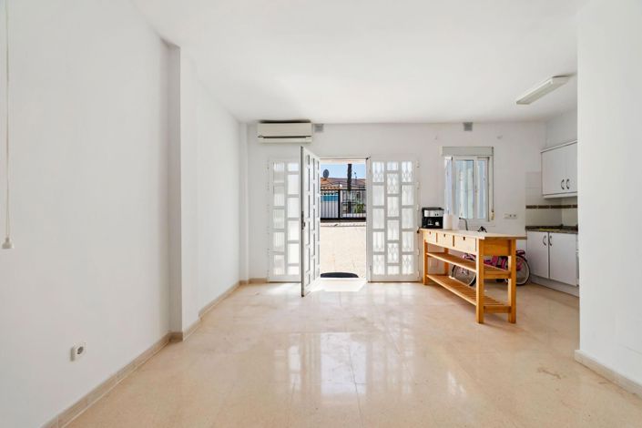 Image No.14-3 Bed Villa for sale