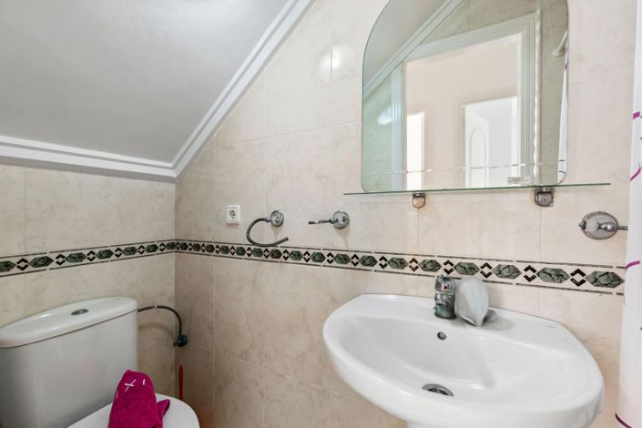 Image No.19-3 Bed Villa for sale