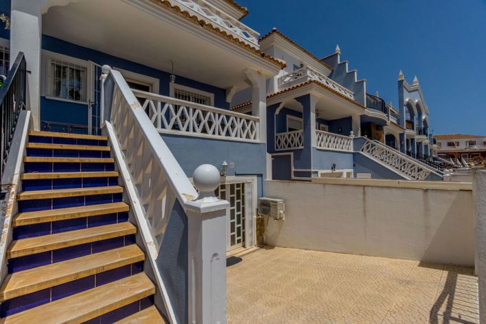 Image No.3-3 Bed Villa for sale