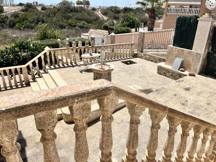 Image No.10-3 Bed Villa for sale