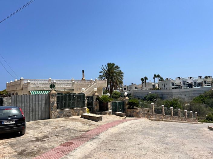 Image No.53-3 Bed Villa for sale