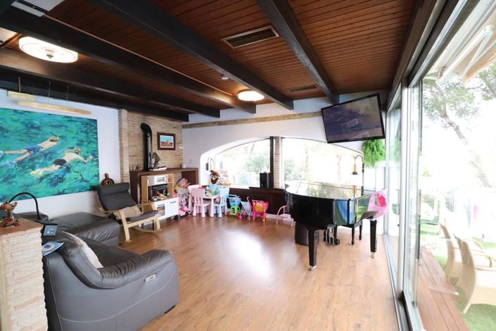 Image No.9-3 Bed Villa for sale