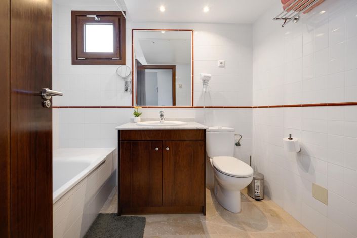 Image No.25-2 Bed Apartment for sale