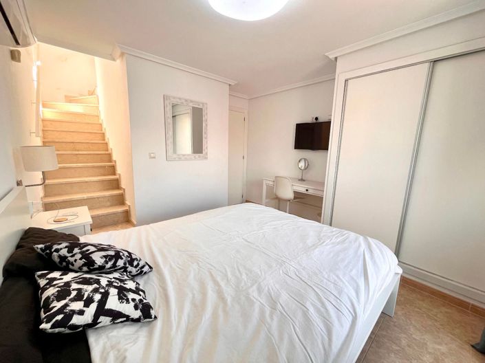 Image No.20-2 Bed House for sale