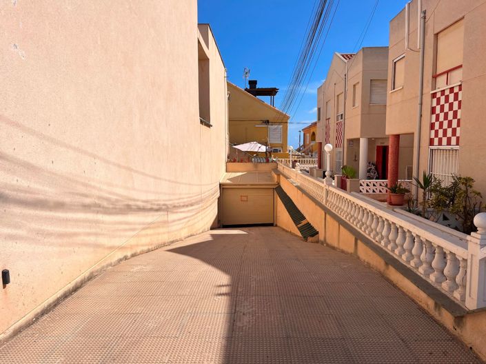 Image No.27-2 Bed House for sale