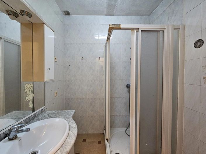 Image No.10-3 Bed House for sale