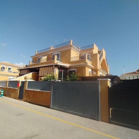 Image No.1-3 Bed House for sale