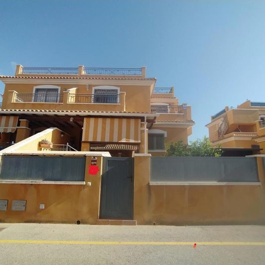 Image No.3-Maison de 3 chambres à vendre à Torrevieja