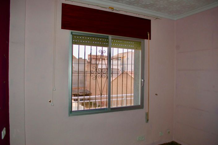 Image No.10-6 Bed House for sale