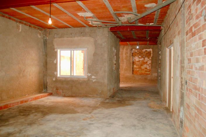 Image No.12-6 Bed House for sale