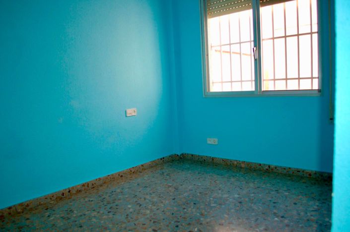 Image No.15-6 Bed House for sale