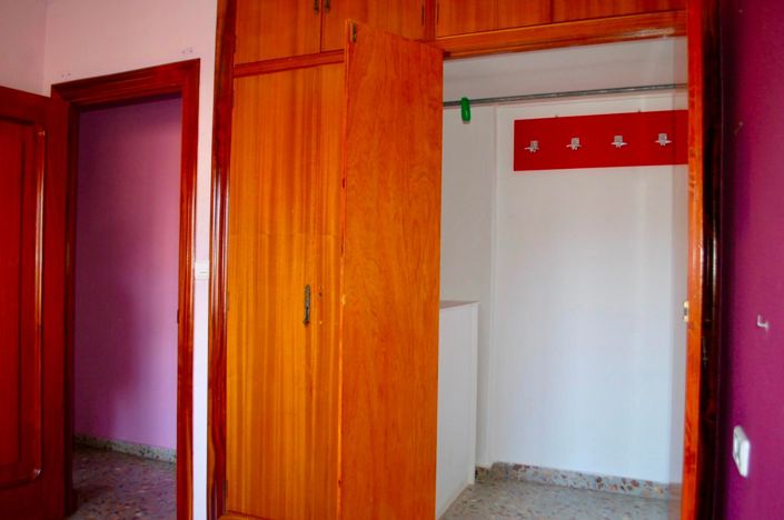 Image No.20-6 Bed House for sale