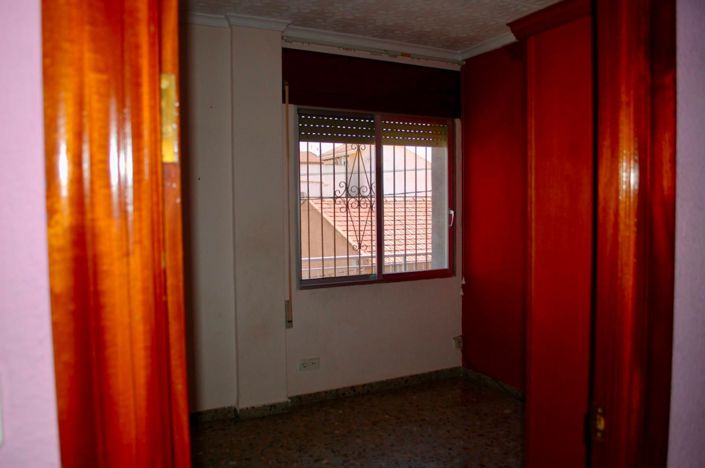 Image No.25-6 Bed House for sale