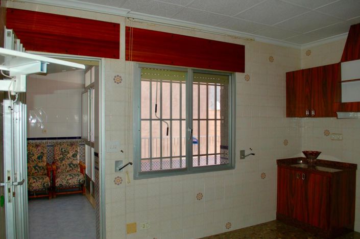 Image No.3-6 Bed House for sale