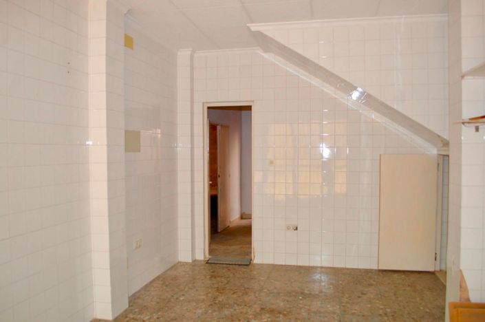 Image No.31-6 Bed House for sale