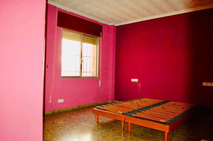 Image No.37-6 Bed House for sale