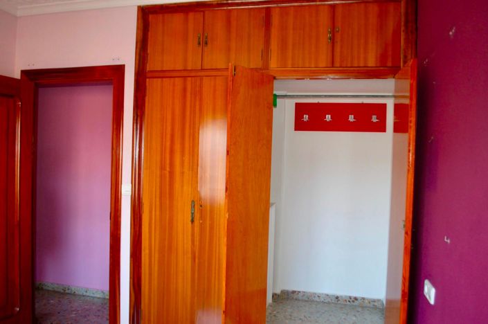 Image No.48-6 Bed House for sale