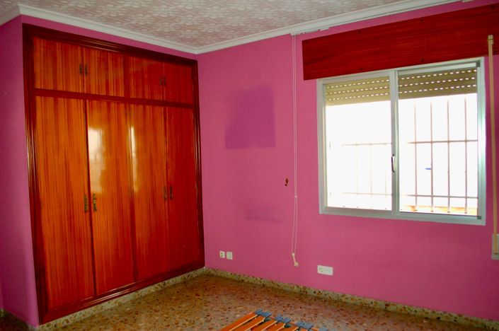 Image No.49-6 Bed House for sale