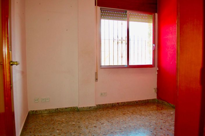 Image No.52-6 Bed House for sale