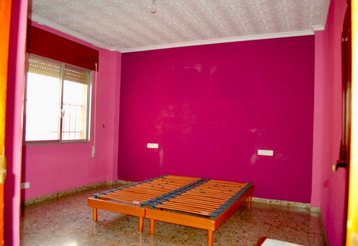 Image No.55-6 Bed House for sale