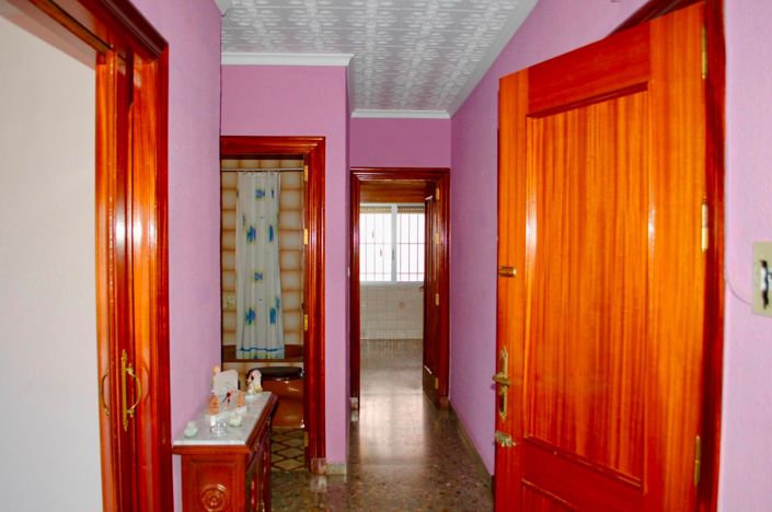 Image No.58-6 Bed House for sale